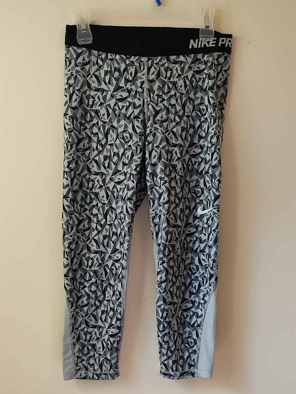 Nike Black and Gray Geometric Leggings